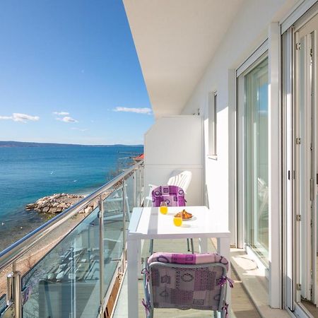 Appartement Absolute Beach Holidays à Dugi Rat Extérieur photo