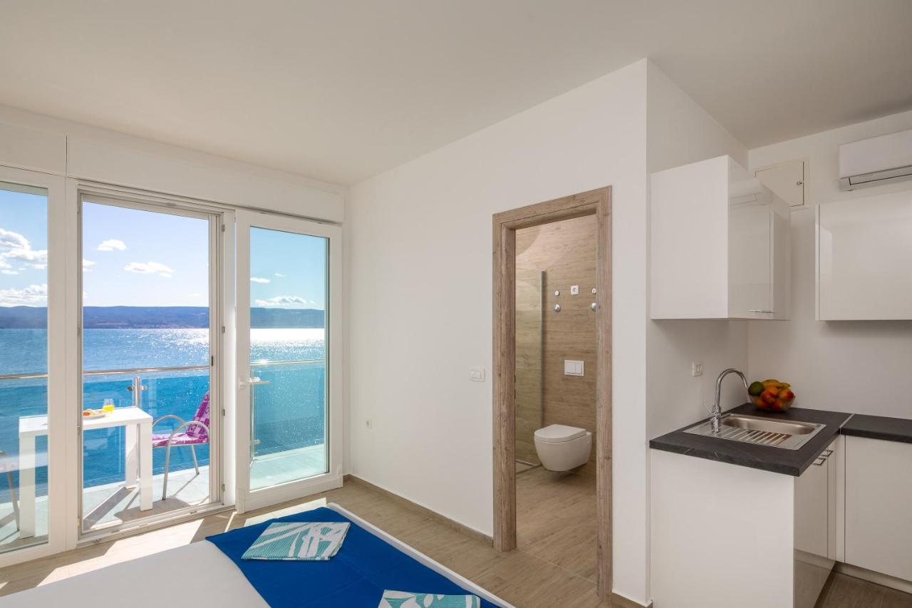 Appartement Absolute Beach Holidays à Dugi Rat Extérieur photo