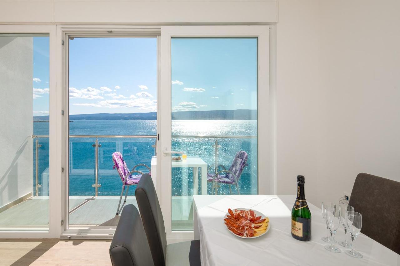 Appartement Absolute Beach Holidays à Dugi Rat Extérieur photo