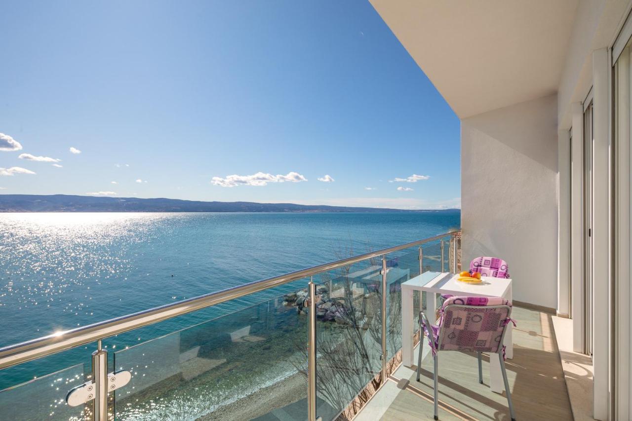 Appartement Absolute Beach Holidays à Dugi Rat Extérieur photo