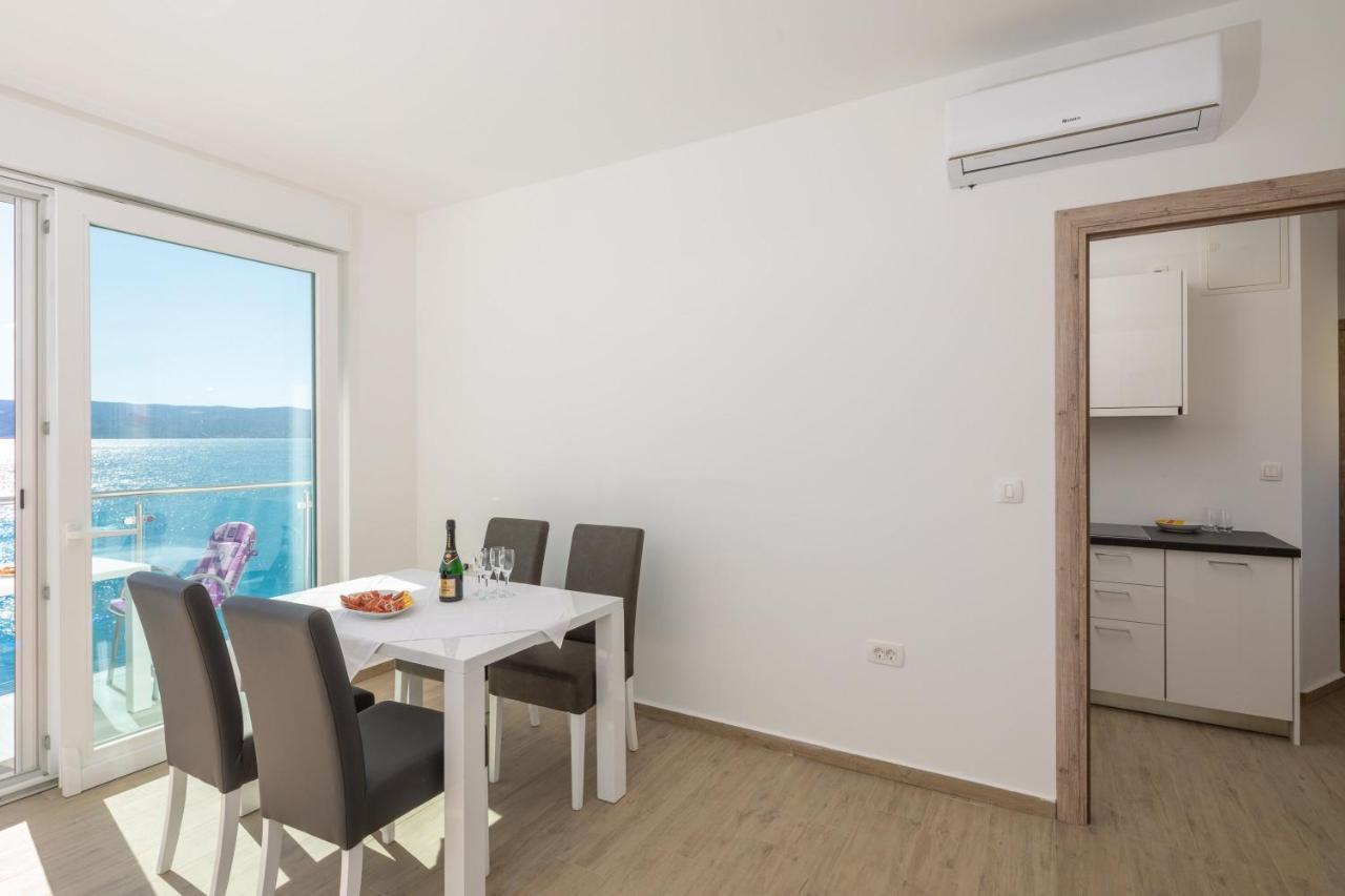 Appartement Absolute Beach Holidays à Dugi Rat Extérieur photo