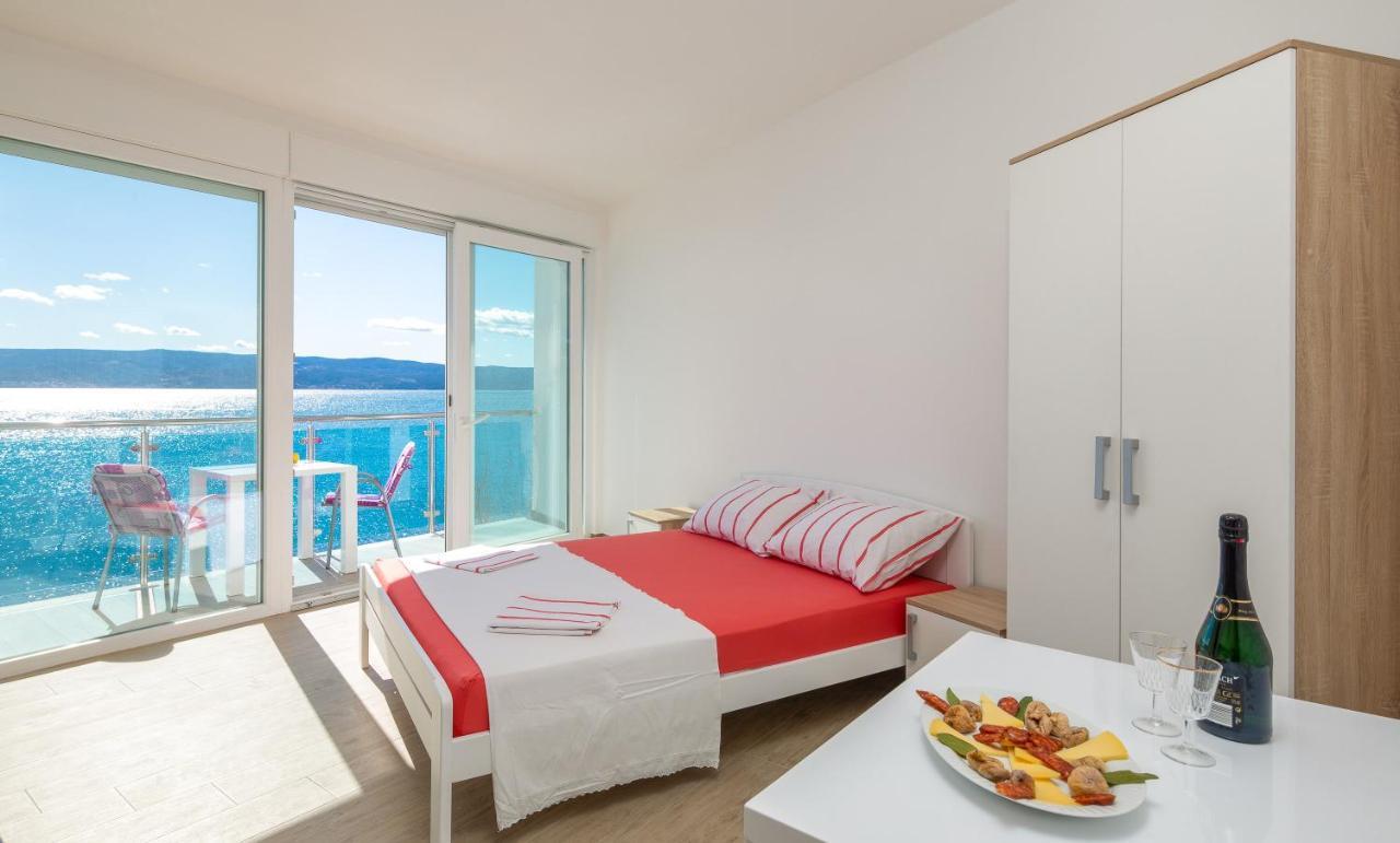 Appartement Absolute Beach Holidays à Dugi Rat Extérieur photo